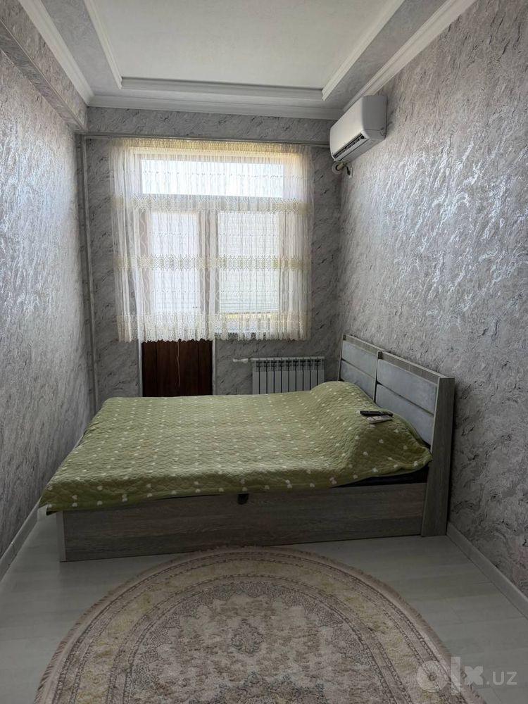 Xona, Станция метро Чинор — rasm 1
