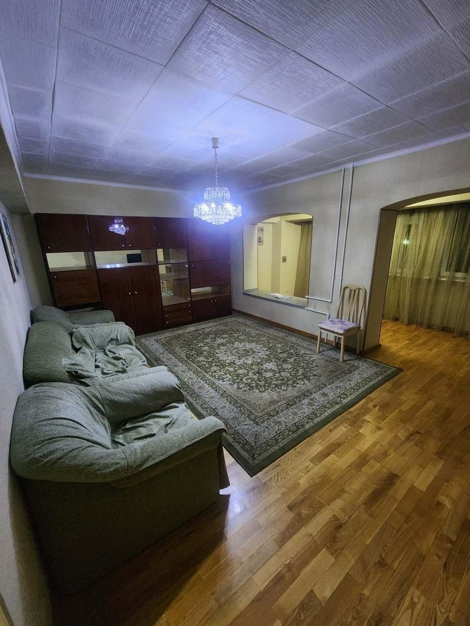 Room, Чорсу бозор — photo 1