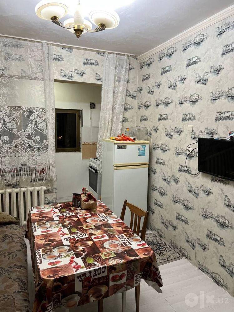 Xona, Станция метро Гофур Гулом — rasm 1