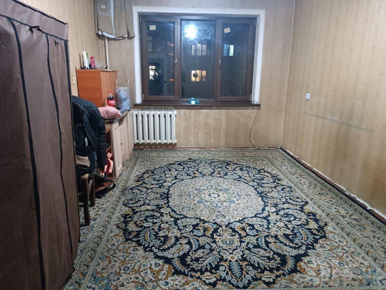 Xona, Станция метро Туркистон — rasm 1