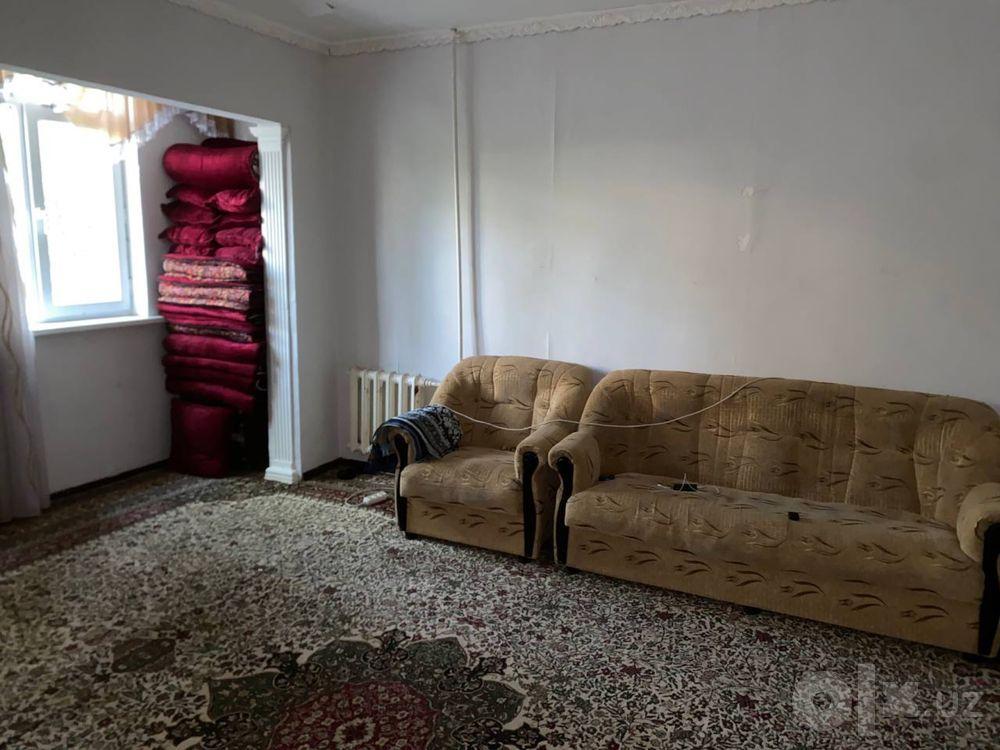 Room, Чилонзор-8 — photo 1