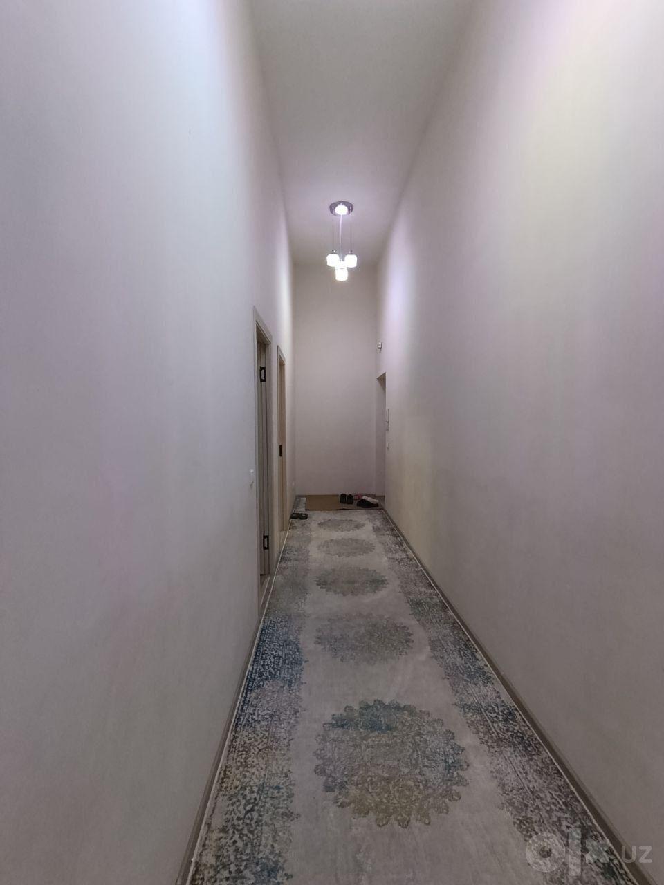 Xona, Станция метро Чоштепа — rasm 1