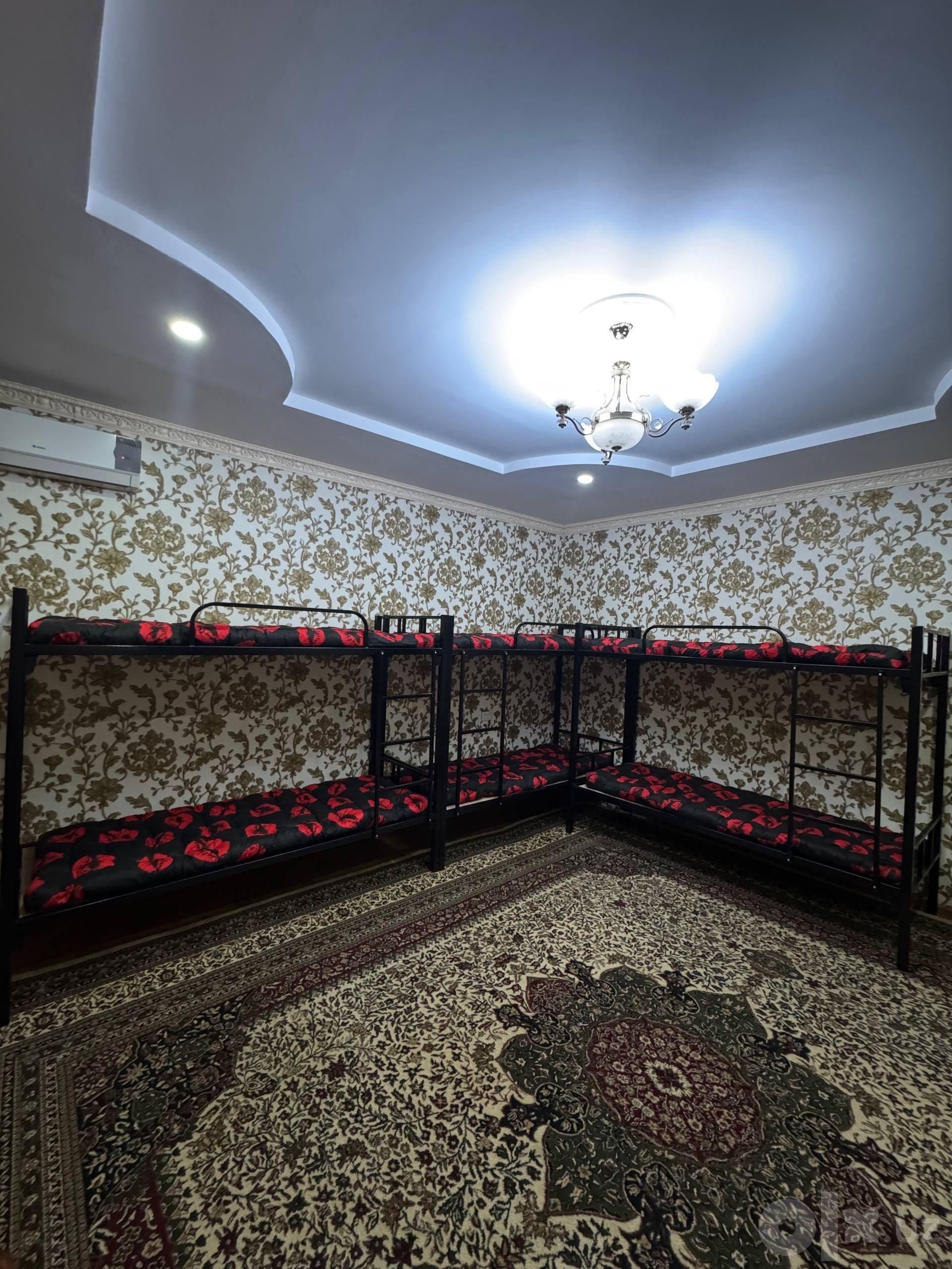 Xona, Станция метро Чиланзар — rasm 1
