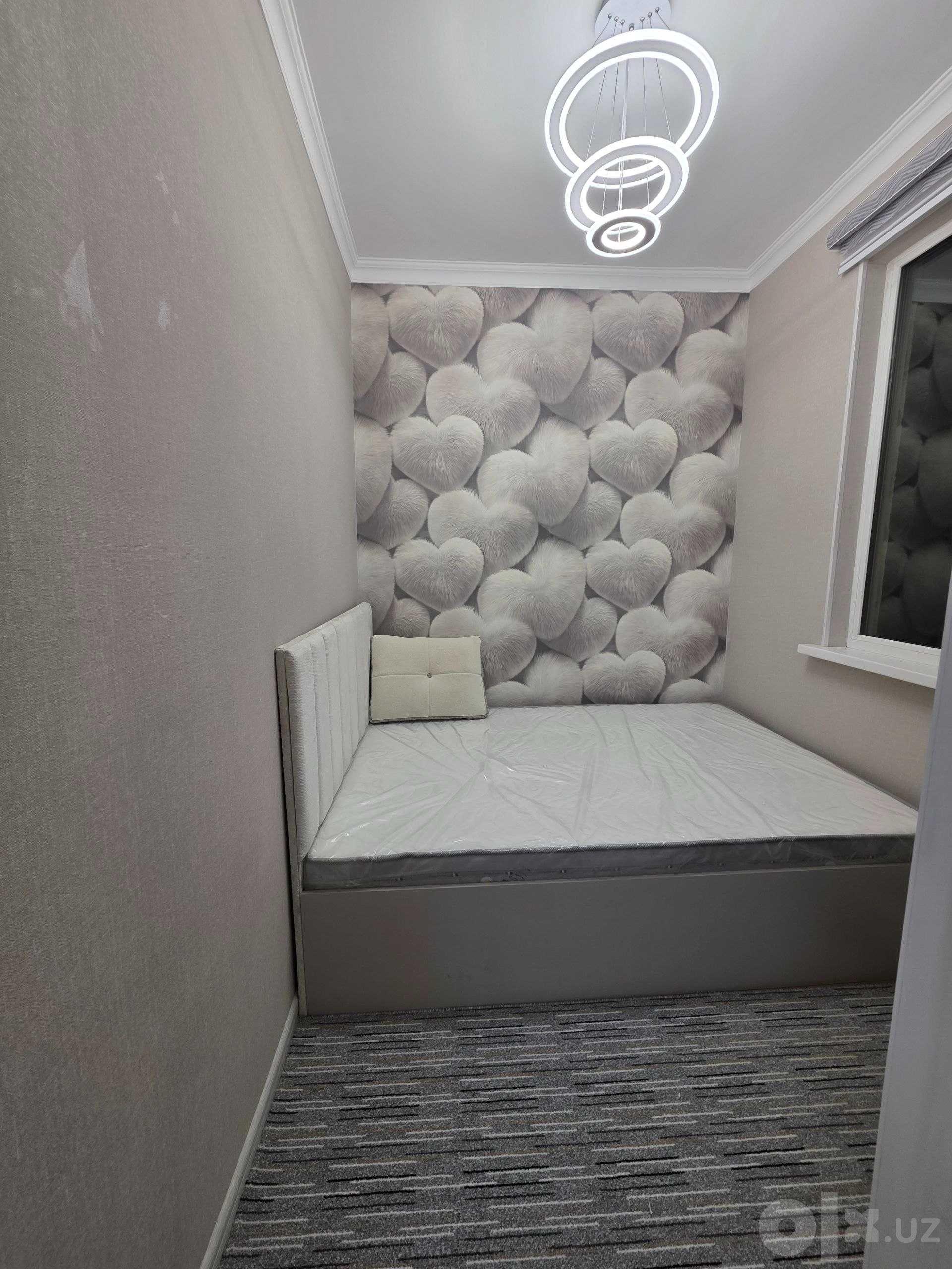 Xona, Станция метро Чилонзар — rasm 1