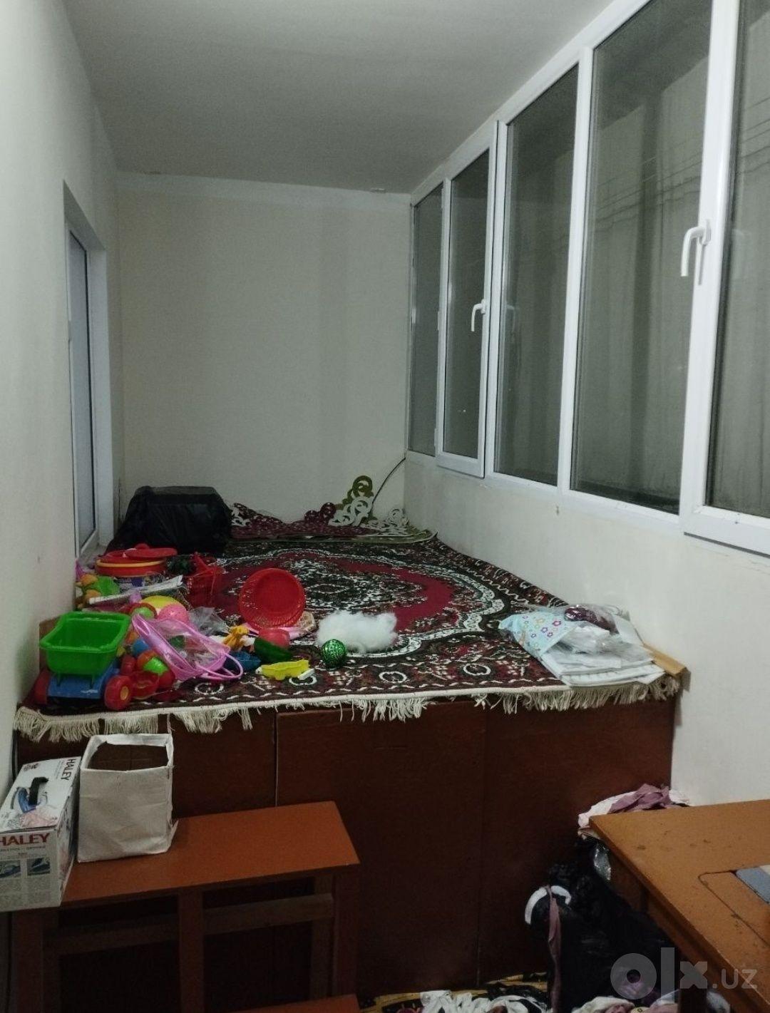Room, Станция метро Чорсу — photo 1