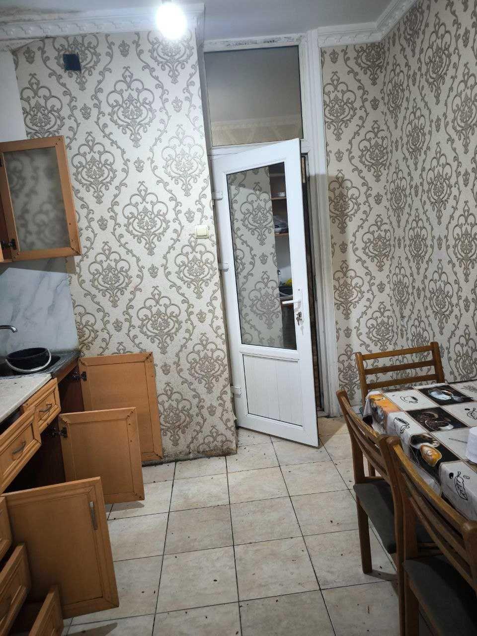 Около Тансикбой бозор