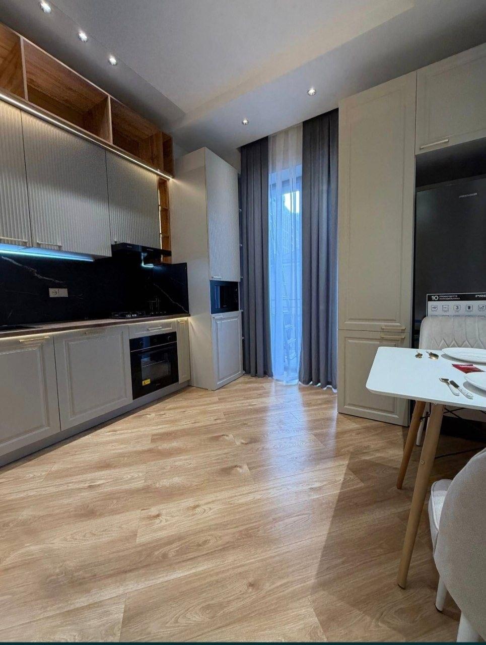 Apartment, Сайрам Avenu — photo 1