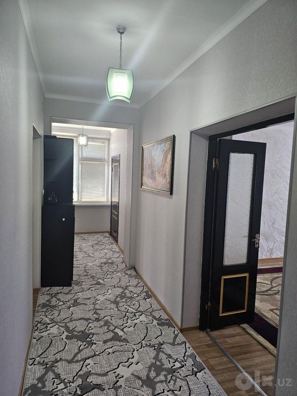 Xona, Станция метро Беруний — rasm 1