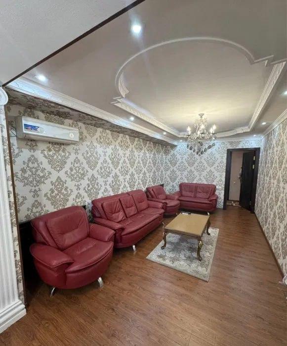 Kvartira, МВД, «Корзинка», метро Космонавтов — rasm 1