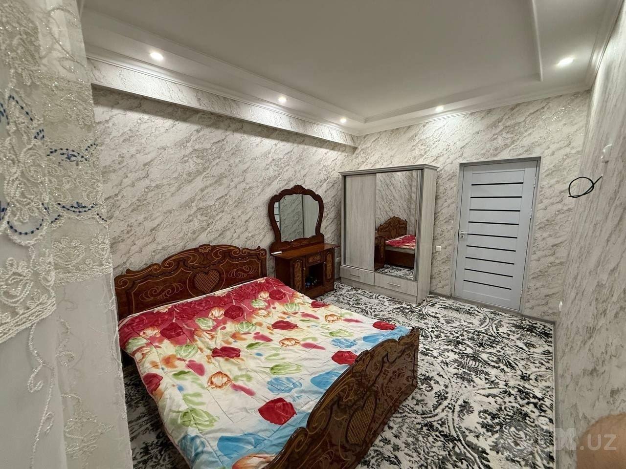 Room, Станция метро Хамид Олимджон — photo 1