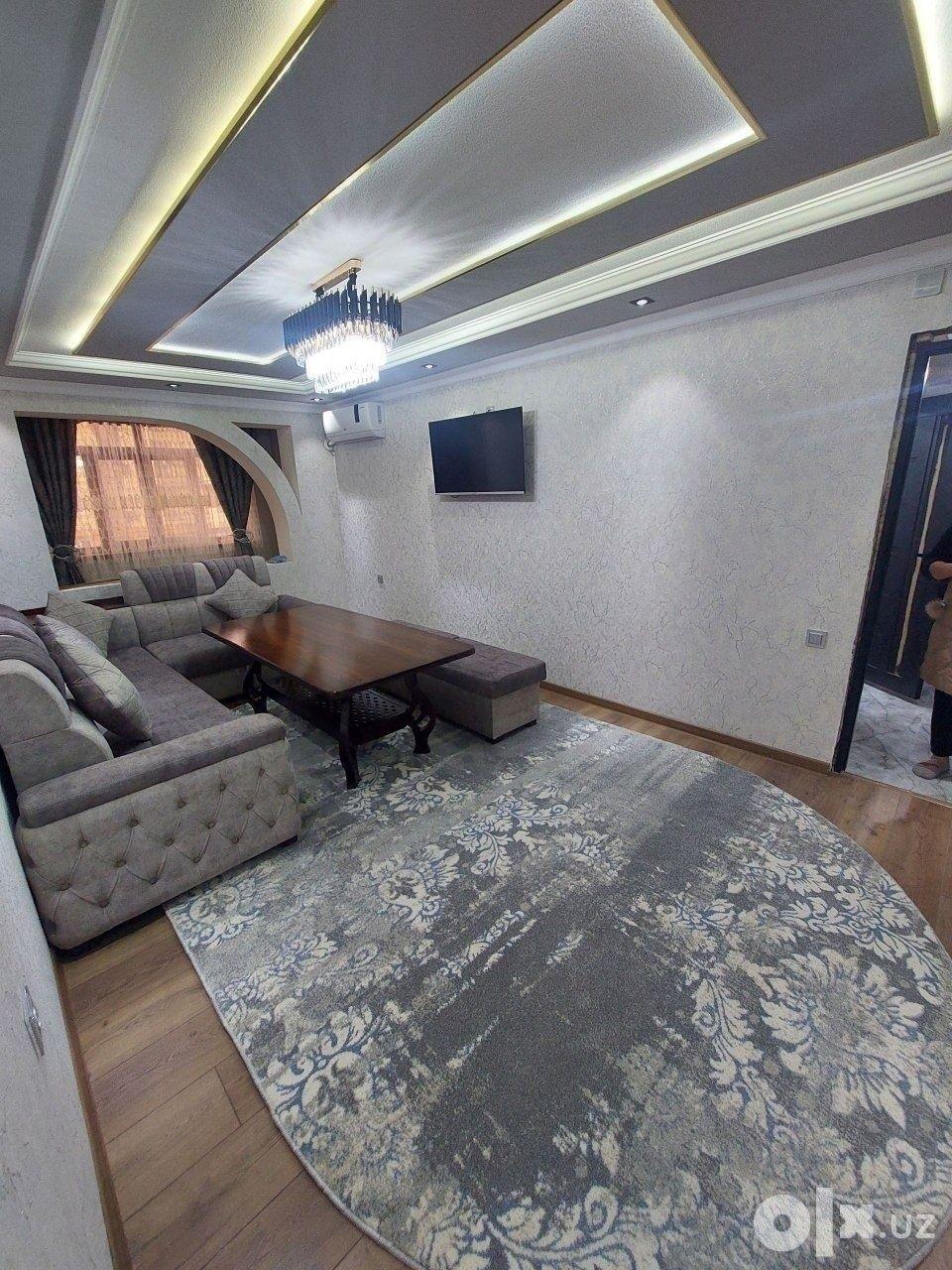Kvartira, Станция метро Достлик — rasm 1