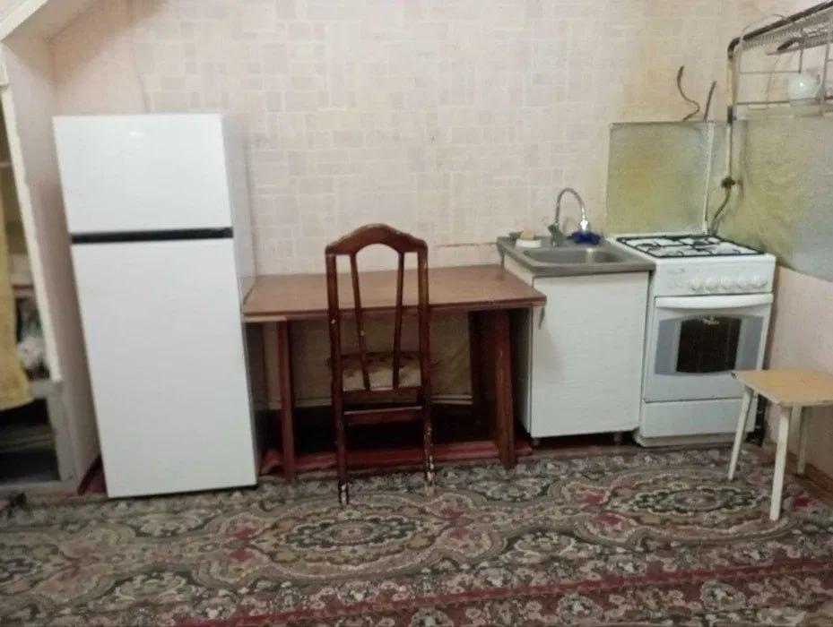 Apartment, Космонавтов — photo 1